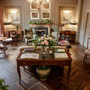 4* Pensión Pembroke Townhouse
