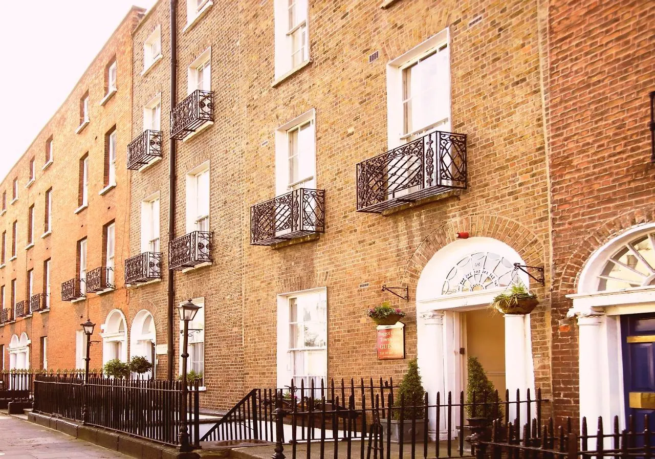 ***  Baggot Court Townhouse Hotel Dublin Ireland